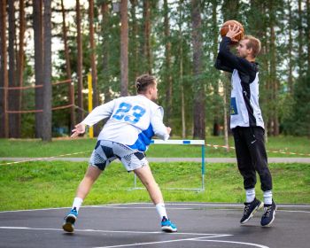 1x1 sacensības 