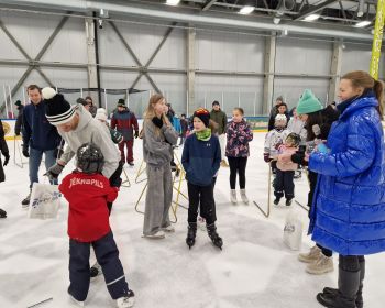 Ģimeņu sportiskais izaicinājums | Spēles uz ledus