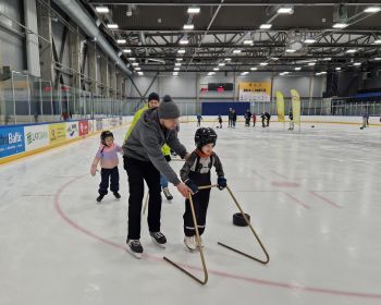 Ģimeņu sportiskais izaicinājums | Spēles uz ledus