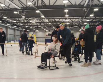 Ģimeņu sportiskais izaicinājums | Spēles uz ledus
