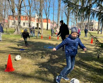 Sportiskās aktivitātes Lieldienās Kena parkā, 17.04.2022.