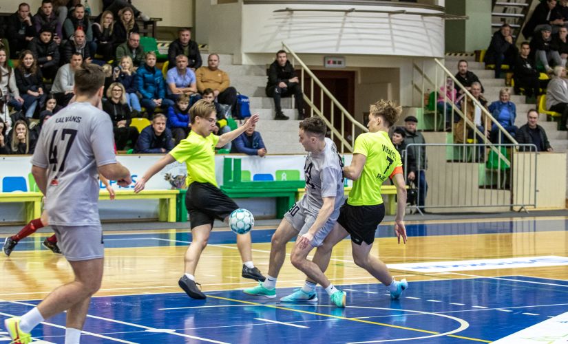 Līdz šim telpu futbola čempionātā bez zaudējumiem spēlē 