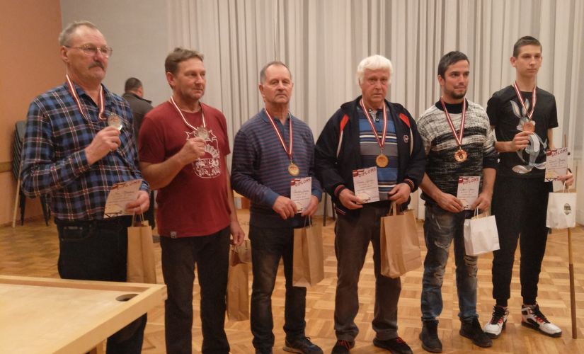 Spraigās cīņās aizvadīts Gārsenes novusa dubultspēļu turnīrs