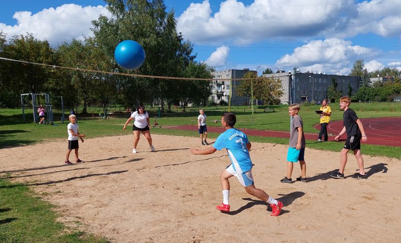 Uz Sporta dienu Mežārē pulcējas jautri un atsaucīgi sportot gribētāji