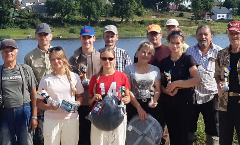 Jēkabpils pilsētas svētku laikā 25 makšķernieki Daugavā cīnās par lielāko lomu