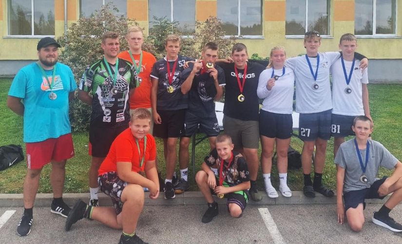 Florbola turnīrā Aknīstē triumfē Zasas komandas