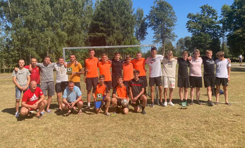 Futbola turnīrā Medņos uzvar komanda 