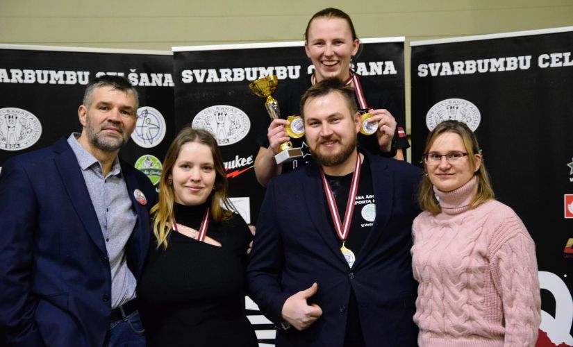 J. Āboliņa sporta kluba sportistiem lieliski panākumi Latvijas čempionātā svarbumbu raušanas disciplīnā