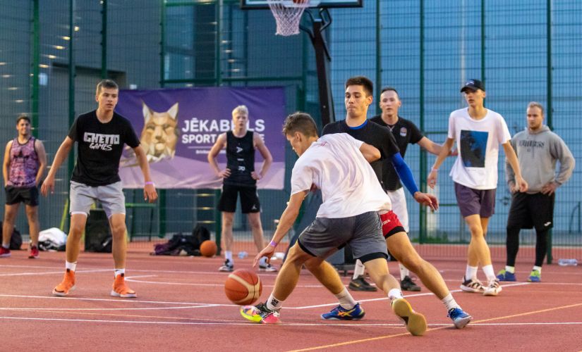 “3x3” pirmajā posmā uzvaras laurus plūc gulbenieši un “Min Toxik”