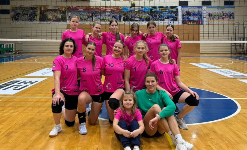 Pārliecinošas uzvaras dāmām, izšķiroša cīņa vīriem Jēkabpils novada čempionātā volejbolā