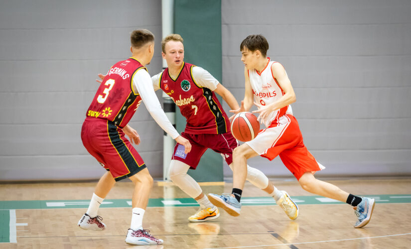 Noslēgušās pusfināla spēles Jēkabpils novada atklātajā basketbola čempionātā