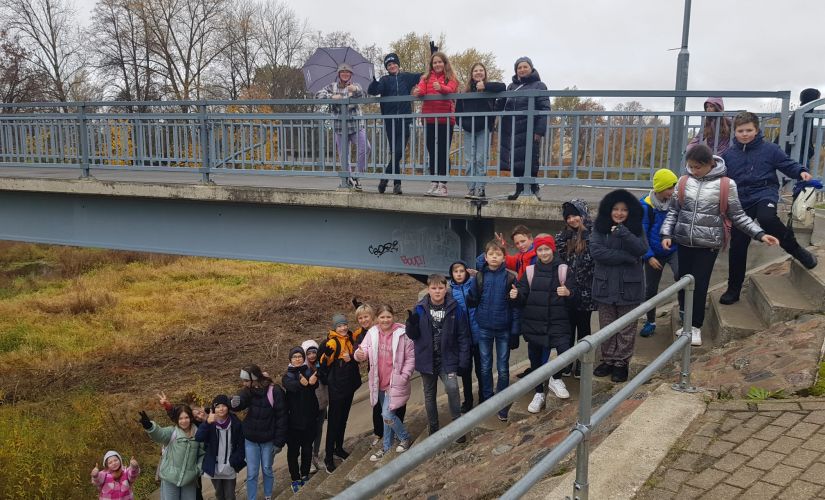 Kilometru un pakāpienu krāšanas izaicinājumā dodas vairāk nekā 390 Jēkabpils novada skolēnu
