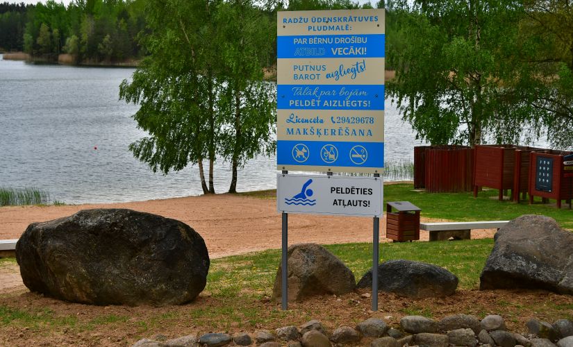 31. augustā noslēgsies peldsezona Radžu ūdenskrātuves galvenajā pludmalē