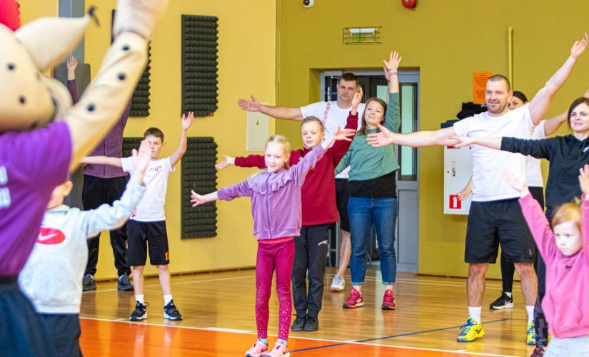 Izcīnītas pirmās ceļazīmes uz 