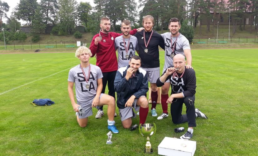 Viesītes futbola turnīrā pārliecinoši labākie – TTFK “Sala”
