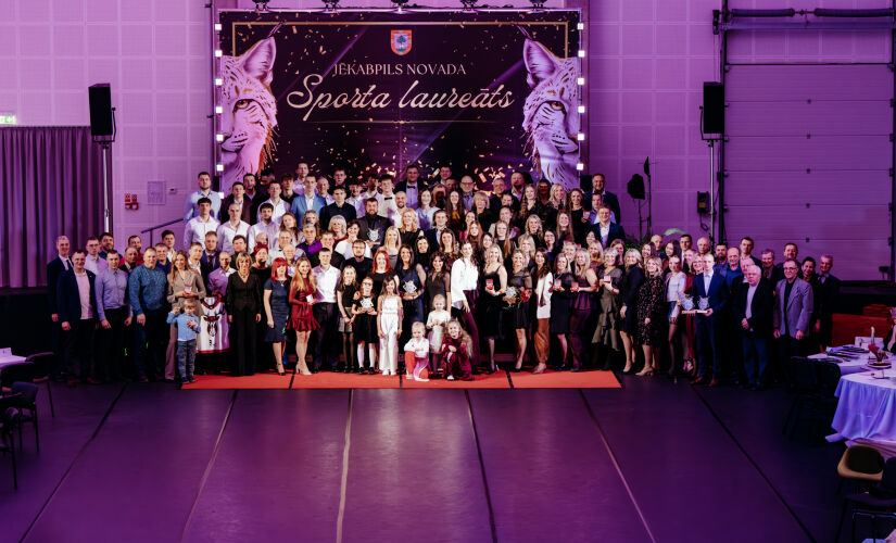 Svinīgi apbalvoti Jēkabpils novada 2025.gada sporta laureāti