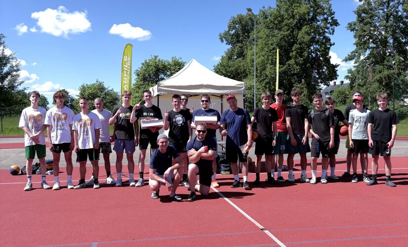 Aizvadītas basketbola sacensības 