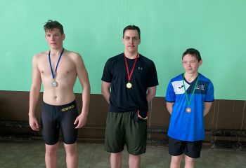 Matīsam Resnim pirmā vieta peldēšanas sacensībās “Forums 2022”
